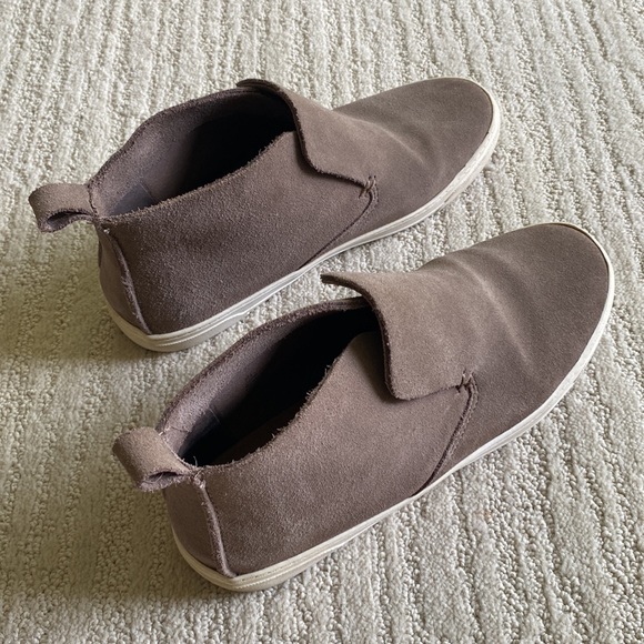 Dolce Vita Suede High Top Sneaker - Picture 4 of 11